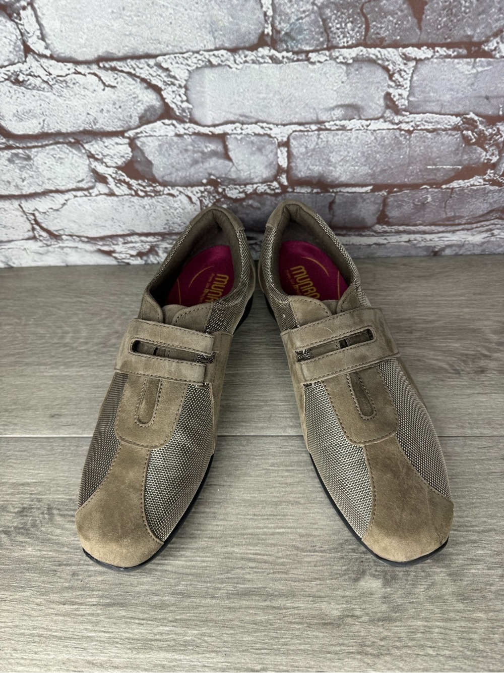 Munro American Sport Tan Brown Leather Adjustable Loafers Shoes Women Sz 8.5M US